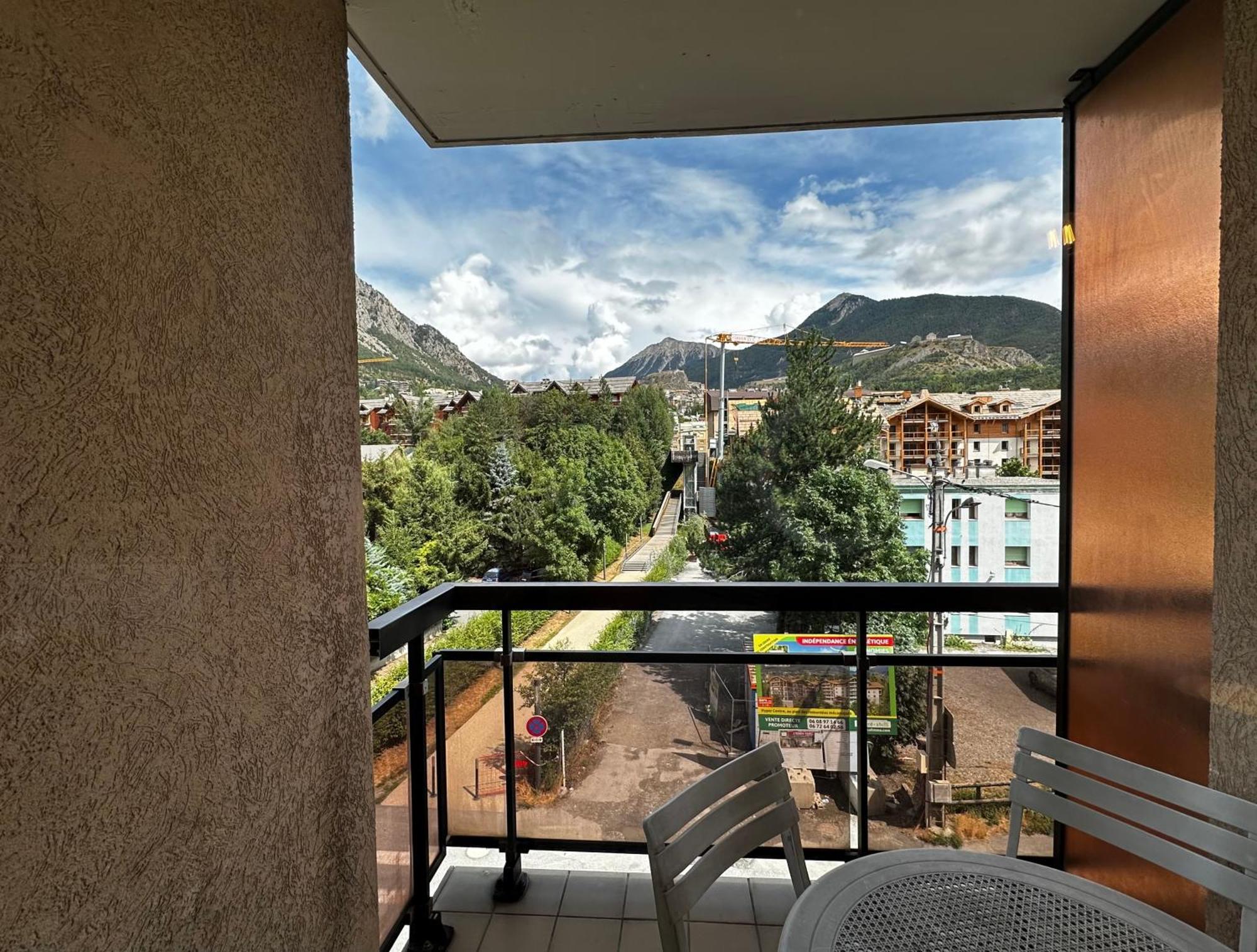 Appartement Centre Ville Pied De Piste Briancon Dış mekan fotoğraf